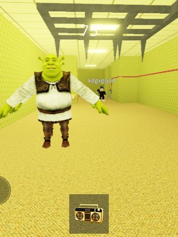 Roblox - Shrek in the Backroom 